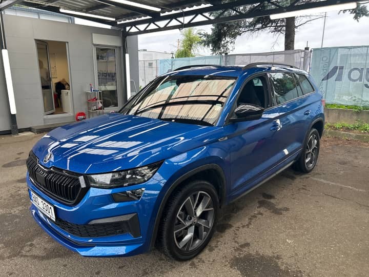 Car photo